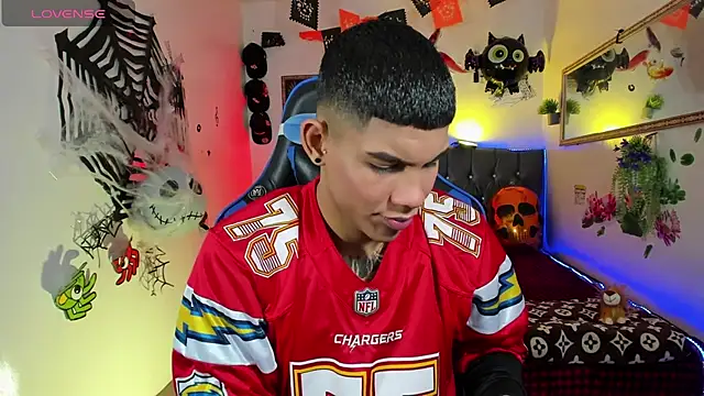 Damian latinxxx online show from 10/18/25, 03:08