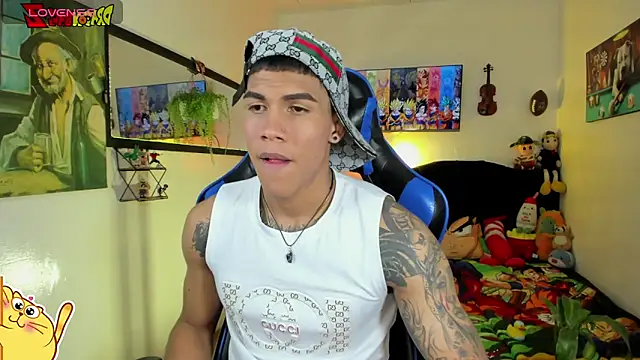 Snapshot of Damian_latinxxx chatting on 05/13/26, 03:13 Damian latinxxx online show from 05/13/26, 03:13