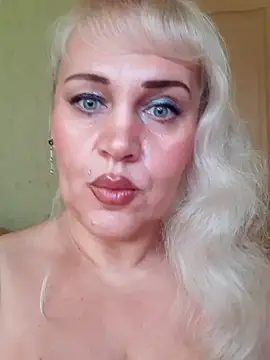 IsabellaBoni online show from 02/12/25, 08:27