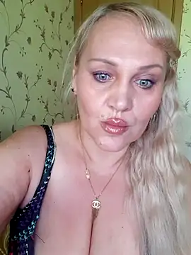 IsabellaBoni online show from 05/17/26, 07:19