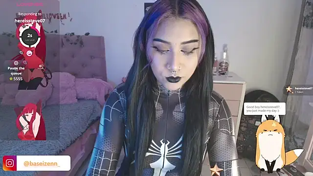 exodiakinky2 online show from 10/22/25, 04:23