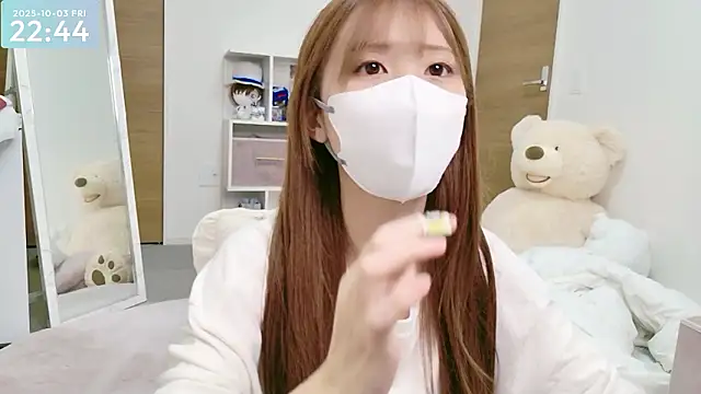 Snapshot of -SHINON- chatting on 10/03/25, 01:45 -SHINON- online show from 10/03/25, 01:45