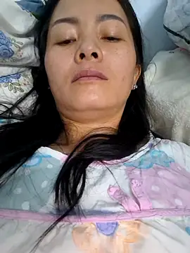 Snapshot of Baby-sexytits18 chatting on 12/14/25, 11:21 Baby-sexytits18 online show from 12/14/25, 11:21