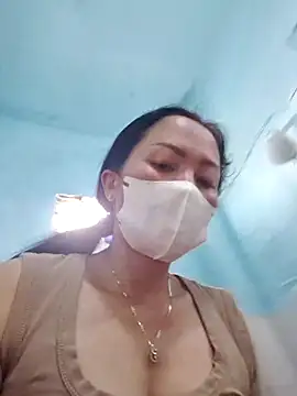 Snapshot of Baby-sexytits18 chatting on 11/07/25, 01:21 Baby-sexytits18 online show from 11/07/25, 01:21