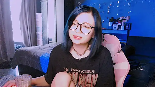 Snapshot of candy_lina chatting on 09/24/25, 02:51 candy lina online show from 09/24/25, 02:51