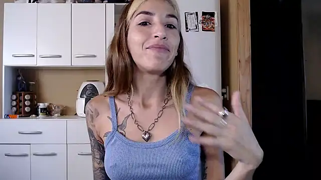 stephieval  online show from 05/12/26, 01:39