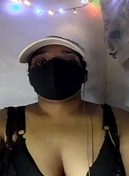 Snapshot of Tharukasenevirathne chatting on 05/12/26, 04:35 Tharukasenevirathne online show from 05/12/26, 04:35