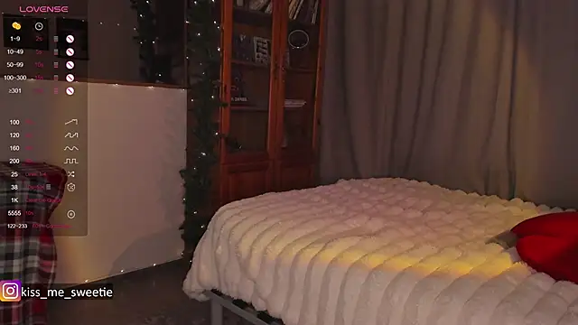 Ashley Mintt online show from 12/16/25, 10:52