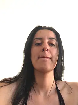 Snapshot of Catmila94 chatting on 10/05/25, 04:42 Catmila94 online show from 10/05/25, 04:42
