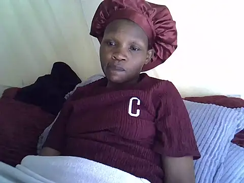 Snapshot of Sweet_serah chatting on 12/18/25, 07:35 Sweet serah online show from 12/18/25, 07:35