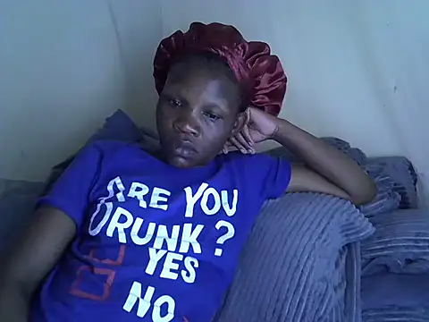 Snapshot of Sweet_serah chatting on 10/21/25, 03:17 Sweet serah online show from 10/21/25, 03:17