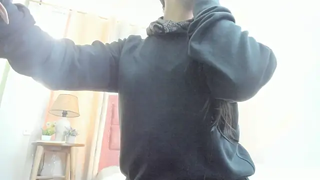 Snapshot of Zara_dulce chatting on 10/16/25, 12:02 Zara dulce online show from 10/16/25, 12:02