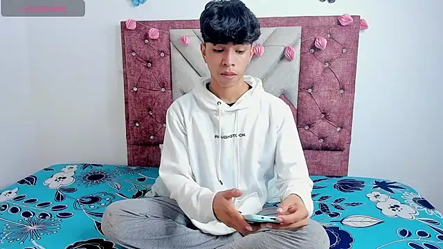 Santy carrington online show from 03/15/25, 03:40