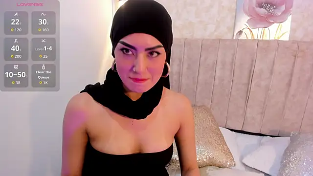 fatimarab online show from 11/18/25, 08:45