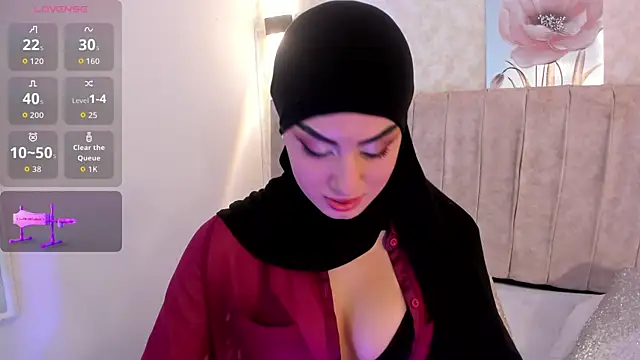 fatimarab online show from 10/31/25, 09:00