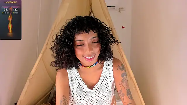 Ariella Ruiz online show from 10/09/25, 12:17