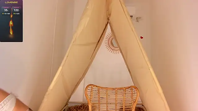 Ariella Ruiz online show from 09/25/25, 12:44