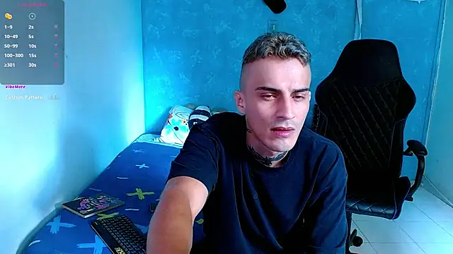 Snapshot of bray_hotboy777 chatting on 03/07/25, 03:28 bray hotboy777 online show from 03/07/25, 03:28