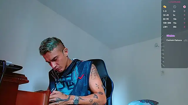 Snapshot of bray_hotboy777 chatting on 11/08/25, 03:15 bray hotboy777 online show from 11/08/25, 03:15