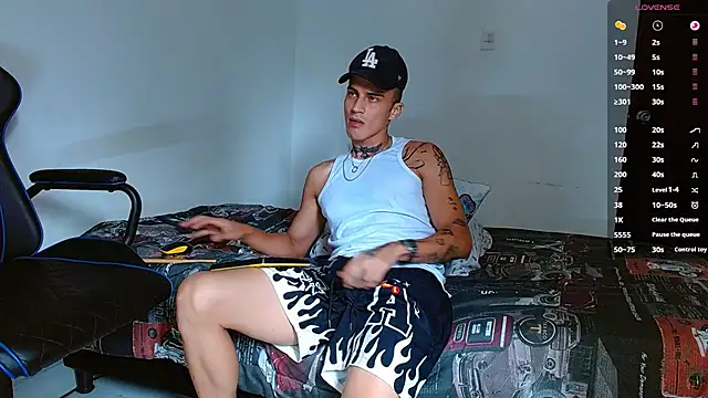 Snapshot of bray_hotboy777 chatting on 11/02/25, 01:49 bray hotboy777 online show from 11/02/25, 01:49