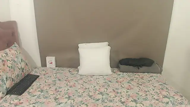 kimberlyjamexxx online show from 10/25/25, 03:17