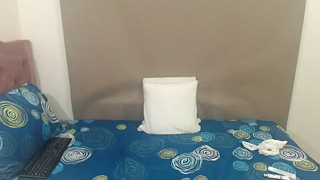 kimberlyjamexxx online show from 02/22/26, 04:15