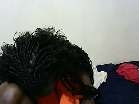 Snapshot of Thicky_kyla chatting on 10/24/25, 12:42 Thicky kyla online show from 10/24/25, 12:42