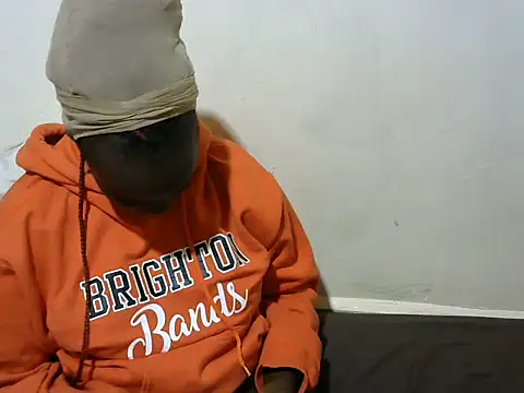 Snapshot of Thicky_kyla chatting on 11/20/25, 08:42 Thicky kyla online show from 11/20/25, 08:42