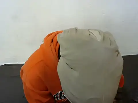 Snapshot of Thicky_kyla chatting on 11/22/25, 05:28 Thicky kyla online show from 11/22/25, 05:28