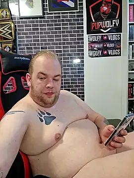 Snapshot of PupW0lfy chatting on 12/17/24, 02:55 PupW0lfy online show from 12/17/24, 02:55
