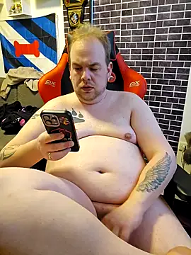 Snapshot of PupW0lfy chatting on 02/25/25, 03:20 PupW0lfy online show from 02/25/25, 03:20