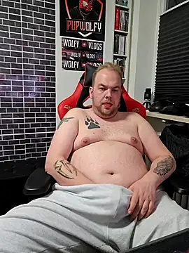 Snapshot of PupW0lfy chatting on 01/11/25, 08:10 PupW0lfy online show from 01/11/25, 08:10