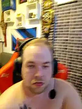 Snapshot of PupW0lfy chatting on 02/27/25, 04:32 PupW0lfy online show from 02/27/25, 04:32