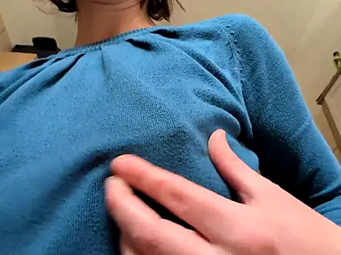 Snapshot of Milky_hairy_mommy chatting on 10/02/25, 08:50 Milky hairy mommy online show from 10/02/25, 08:50