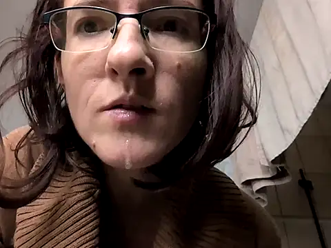 Snapshot of Milky_hairy_mommy chatting on 10/02/25, 08:56 Milky hairy mommy online show from 10/02/25, 08:56