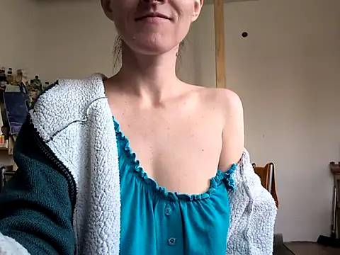 Snapshot of Milky_hairy_mommy chatting on 03/10/25, 07:55 Milky hairy mommy online show from 03/10/25, 07:55