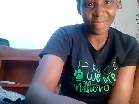 Snapshot of Claris2 chatting on 11/15/25, 08:24 Claris2 online show from 11/15/25, 08:24