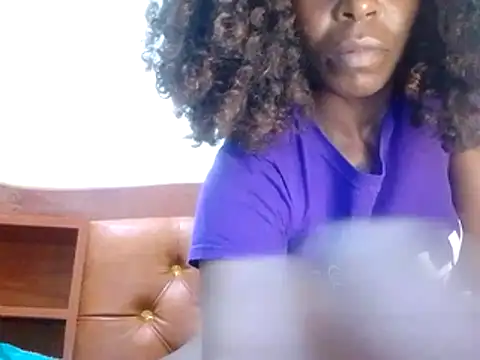 Snapshot of Claris2 chatting on 10/25/25, 07:03 Claris2 online show from 10/25/25, 07:03