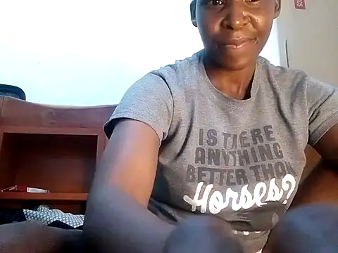 Snapshot of Claris2 chatting on 11/17/25, 08:46 Claris2 online show from 11/17/25, 08:46