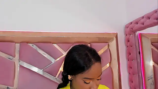 Britanymooree online show from 05/14/26, 10:18