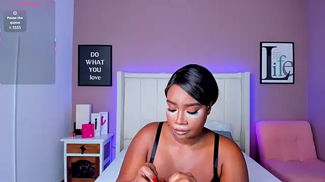 Britanymooree online show from 11/10/25, 07:52