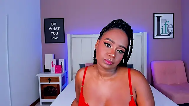 Britanymooree online show from 11/28/25, 08:42