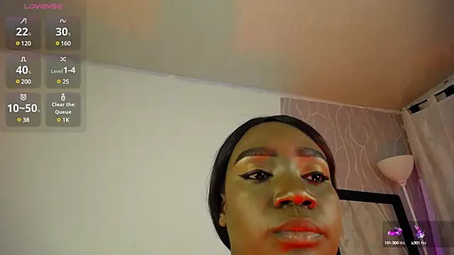Snapshot of Britanymooree chatting on 01/07/25, 10:08 Britanymooree online show from 01/07/25, 10:08