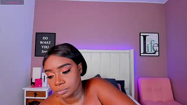 Britanymooree online show from 11/05/25, 07:28