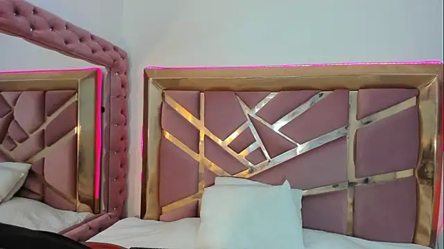 Britanymooree online show from 04/28/26, 07:51