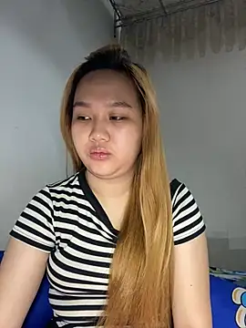 Snapshot of Odette68 chatting on 06/22/26, 12:38 Odette68 online show from 06/22/26, 12:38