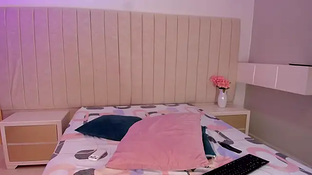 Littleolivia  online show from 03/13/26, 01:49