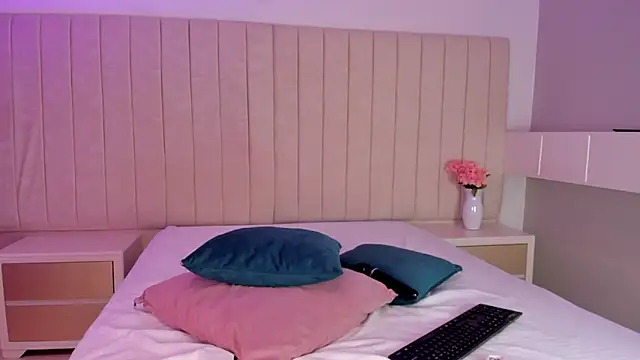 Littleolivia  online show from 03/11/26, 02:22