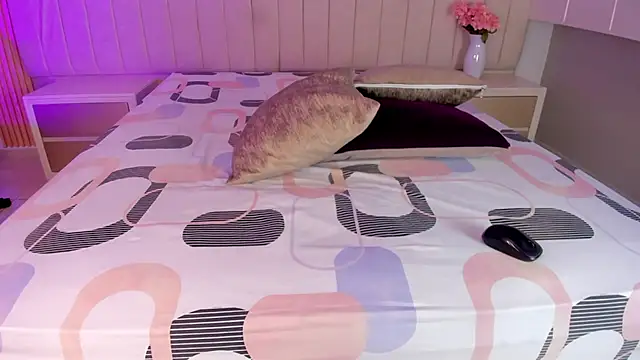 Littleolivia  online show from 03/21/26, 03:16