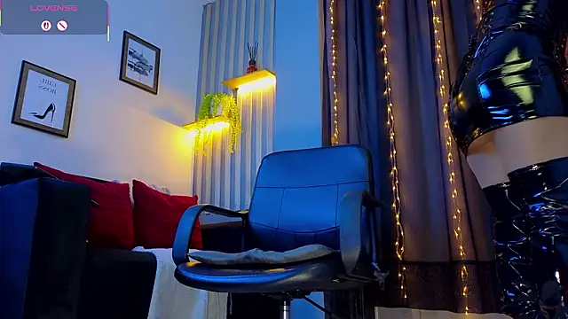 selena rogue online show from 02/12/26, 11:43